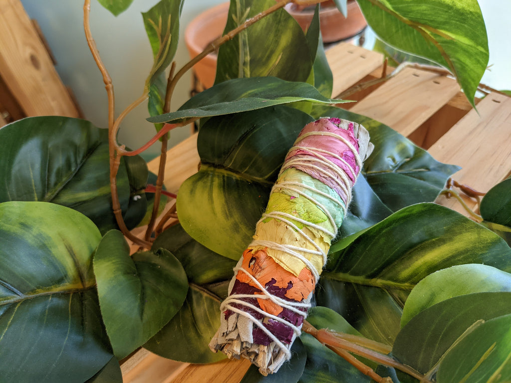 Chakra Flower White Sage Smudge Bundle | Manifestation Tools|